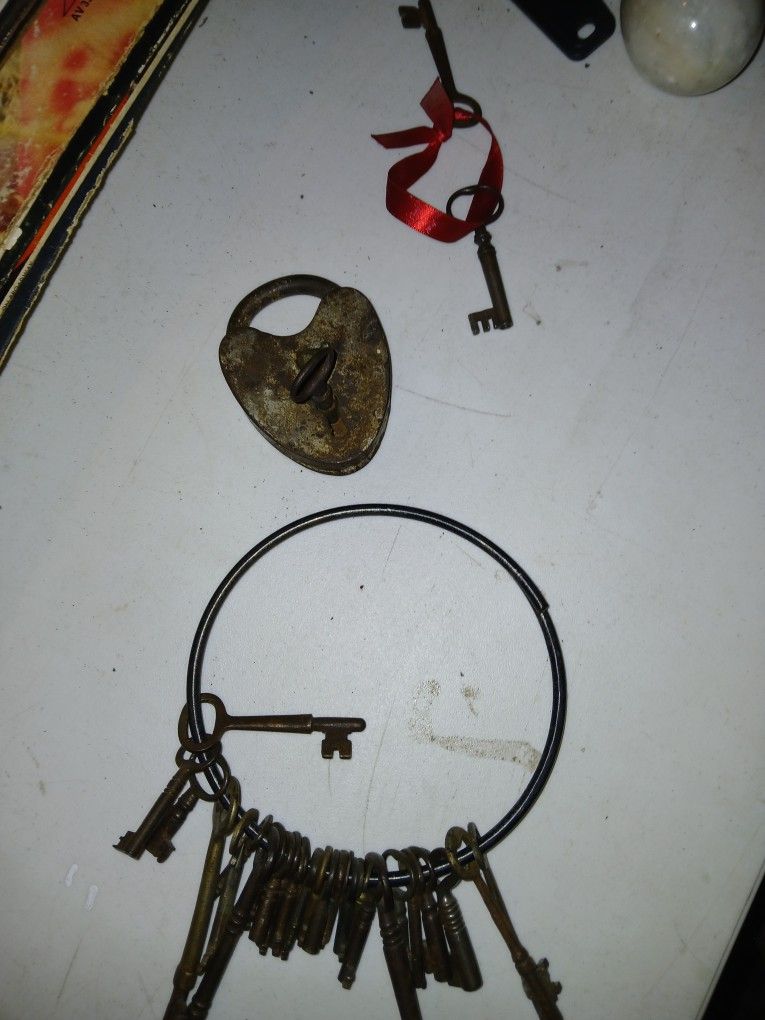 Vintage Lock & Keys 