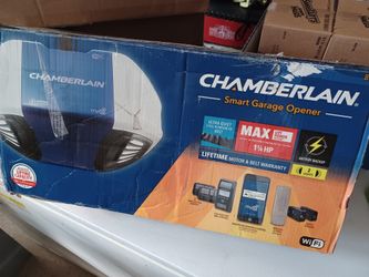Chamberlain Smart Quiet Garage Door Opener *NEW*