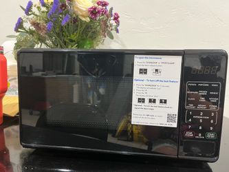 Mainstays 0.7 Cu Ft Microwave – Works Great