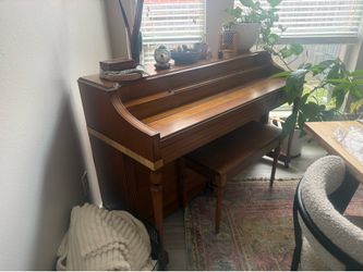 Upright Piano w/Bench