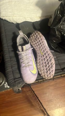 Soccer cleats