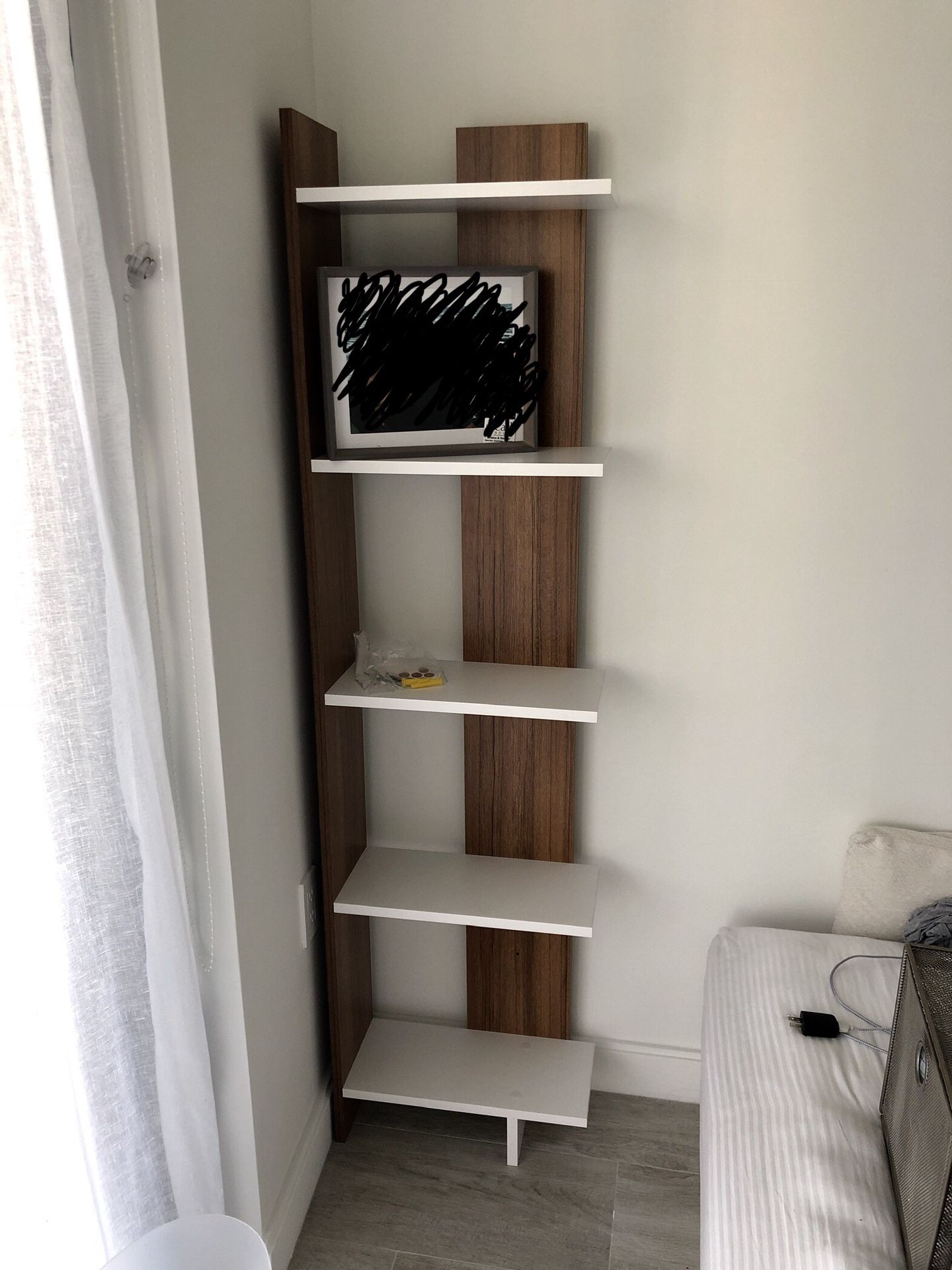 Corner shelving/bookcase