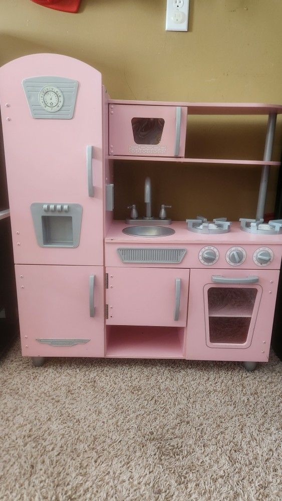 Girls kitchen