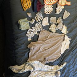 Baby Towels, Washcloths, Bibs, Beanies, Mittens Used