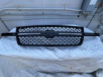 2006 Silverado HD Grill. New