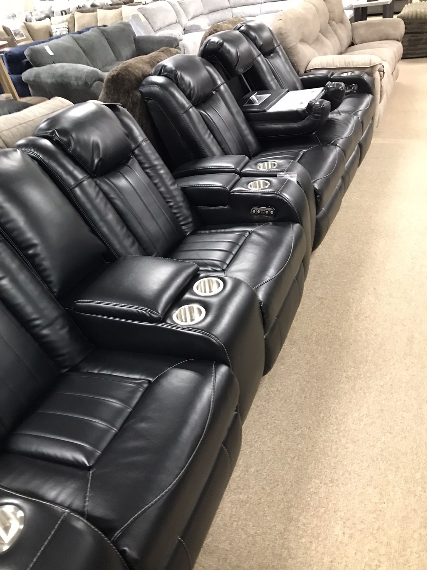 Major Leather Couch And Sectional Blowout Sale