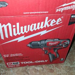 Milwaukee drill m-12