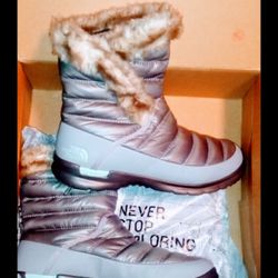 North Face Boots, North Face Jacket, Black Boots, Guess Sweater, Blue or Red Sweatshirt, ask For your Size