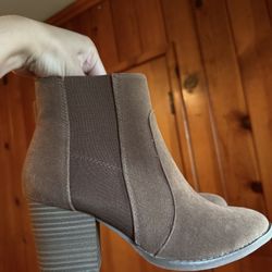 Universal Thread Womens Boots 