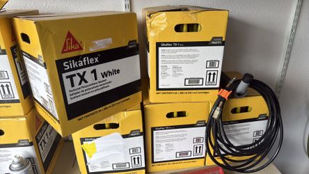 Caulking box