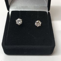 14KWG Apprx 0.80CTW Stud Earrings 