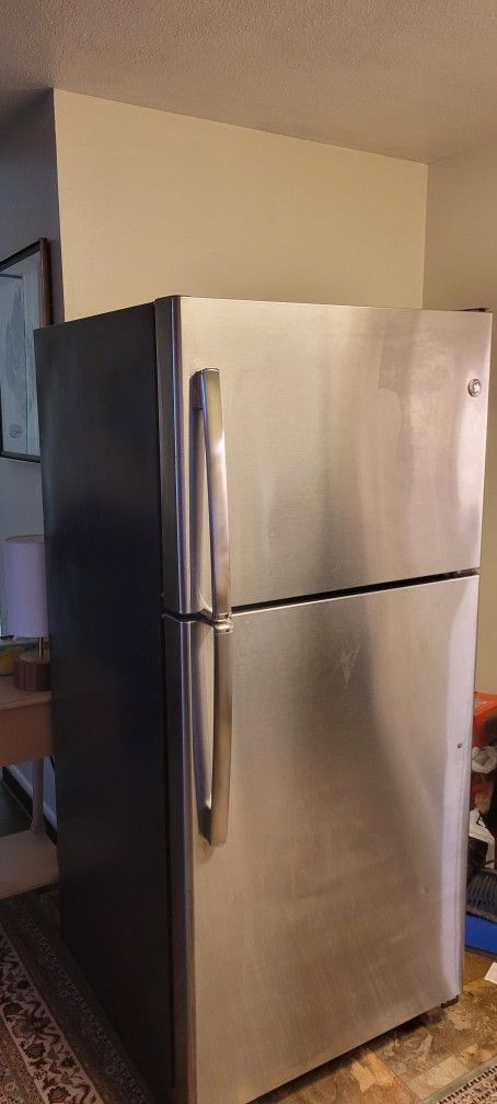 GE Energy Star Top Freezer, Refrigerator