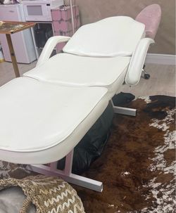 Esthetician bed