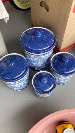 Set of cansters