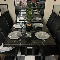 Dinning Table 