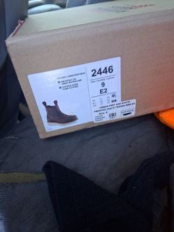 Red wings wor on boot new size 9
