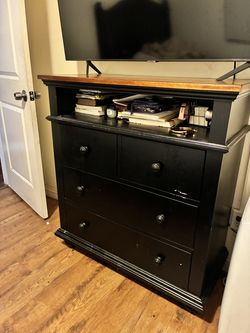 Chester Dresser