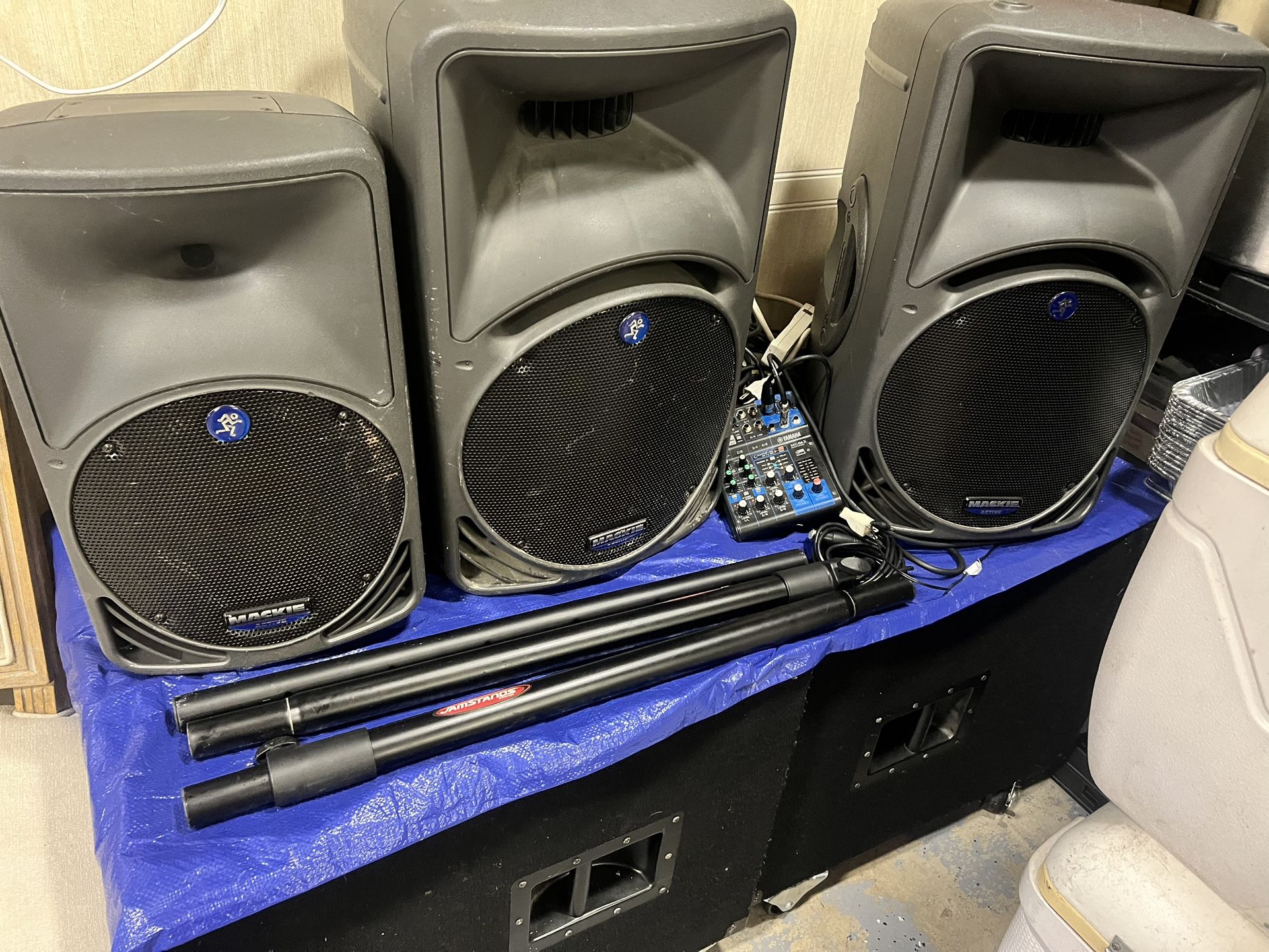 Makies Powered Speakers 15”-10” And 18” Power Subwoofers