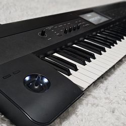 🎹 Korg Krome 73-Key Music Workstation + Gig Bag – $899