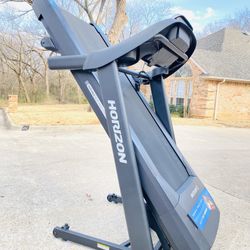 HORIZON FITNESS ADVENTURE 3 TREADMILL (LIKE NEW)  
