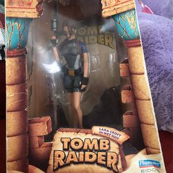 Lara Croft TombRaider Action Figure