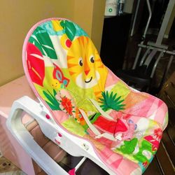 VERY CLEAN BABY ROCKER