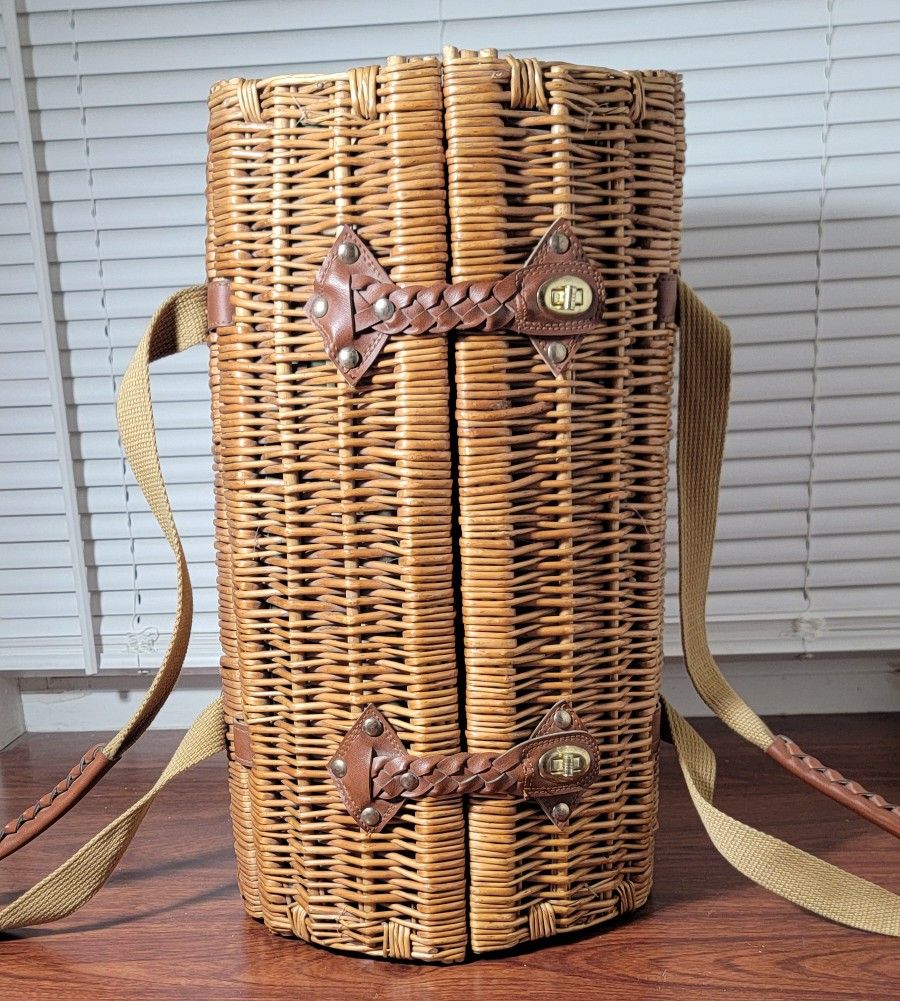 Picnic Time Verona Basket Wine & Cheese Wicker Barrel Picnic Basket for