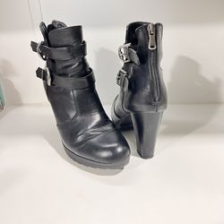 I.D. Required Women’s Lace-up Combat Chunky Ankle Boots Size 8.5