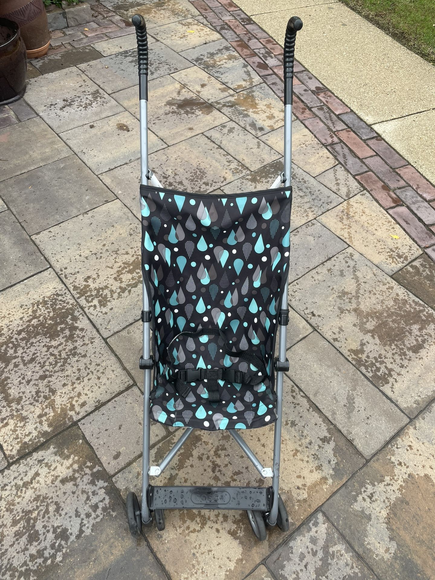 Umbrella Stroller, folds & lightweight. Cosco