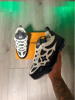 Lv skates white and grey 42
