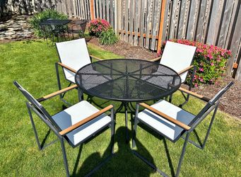 4’ Round Wrought Iron Patio Table Set – 5 Pieces