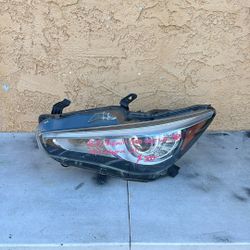 Headlight Infiniti Q50 