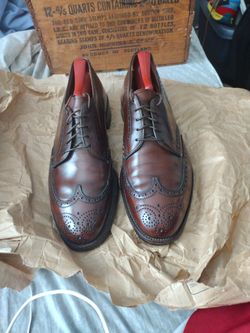 Classic Men's Wing Tip Shoes
