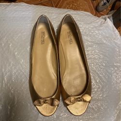 MICHAEL KORS SIZE 11M