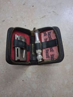 Vintage Travel Safety Razor Set with Case