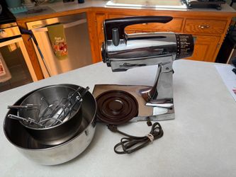 SUNBEAM 12 SPEED MIXMASTER