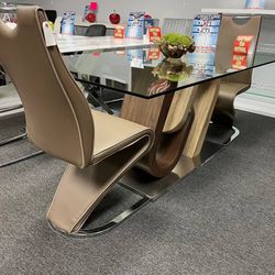 Juego De Comedor Moderno. Ask For price 