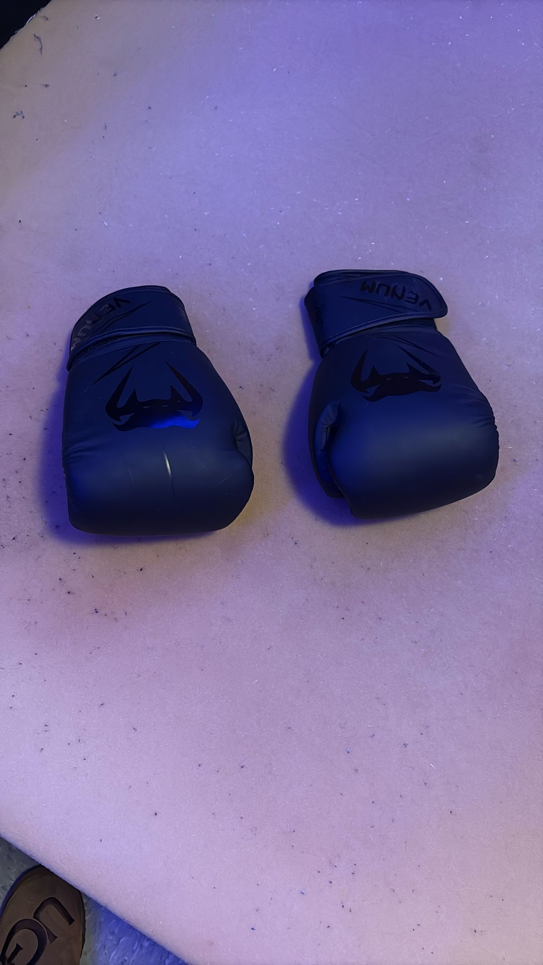 Venom Pro 16 Oc Boxing Gloves