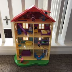 Peppa Pig Lights 'n' Sounds Family Home Playset