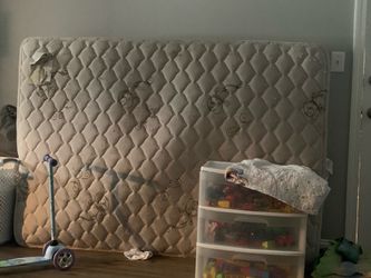 Full size mattress