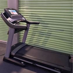  2450 Commercial NordicTrack Treadmill 14” Touch Screen