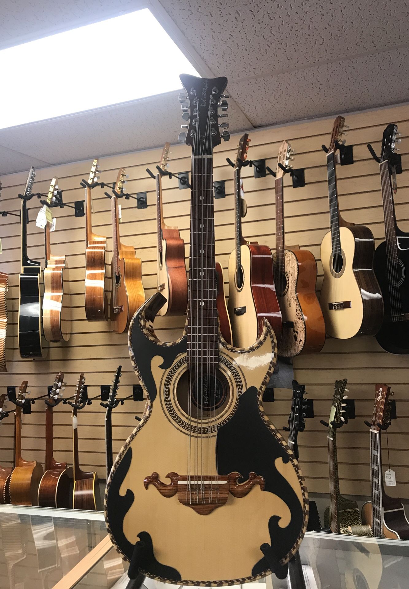 BAJO QUINTO ROBERTO ACHA. BRAND NEW! WITH MICA!