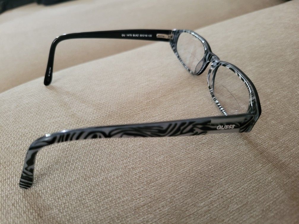 Guess Frame
