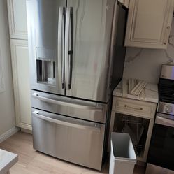 70x36 GE Appliances Refrigerator 