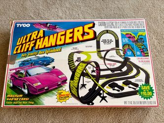 Vintage Tyco Ultra Cliff Hangers Electric Slot Car Racing Set
