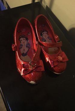 Snowhite heel shoes
