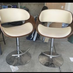 2 Bar Stool Chairs