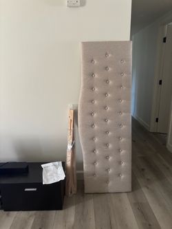 Full/Queen tan headboard