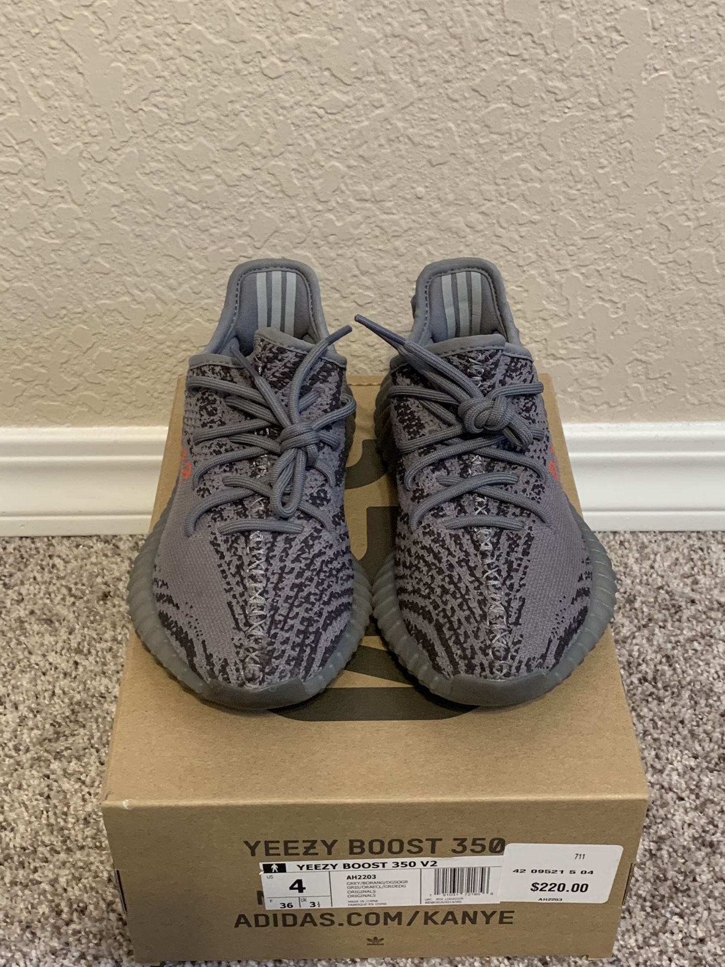 Adidas Yeezy Boost 350 V2 Beluga 2.0 US 4. Off-White supreme bape authentic