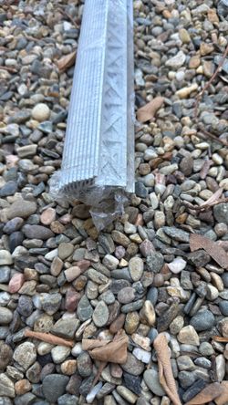 Aluminum schluter